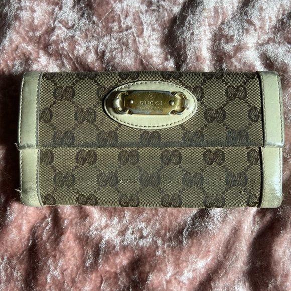 Gucci purse with matching wallet - Picture 12 of 16